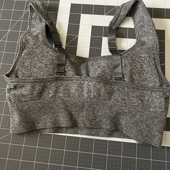 Puma Gray Sports Bra with Wide Straps and Stretch Fabric - Picture 4 of 5